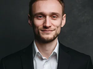 Директор по стратегии